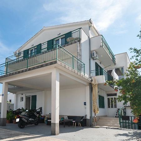Apartments Polly Primošten Eksteriør billede