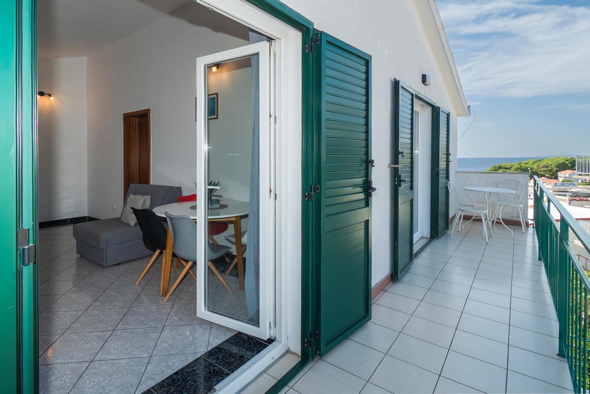 Apartments Polly Primošten Eksteriør billede