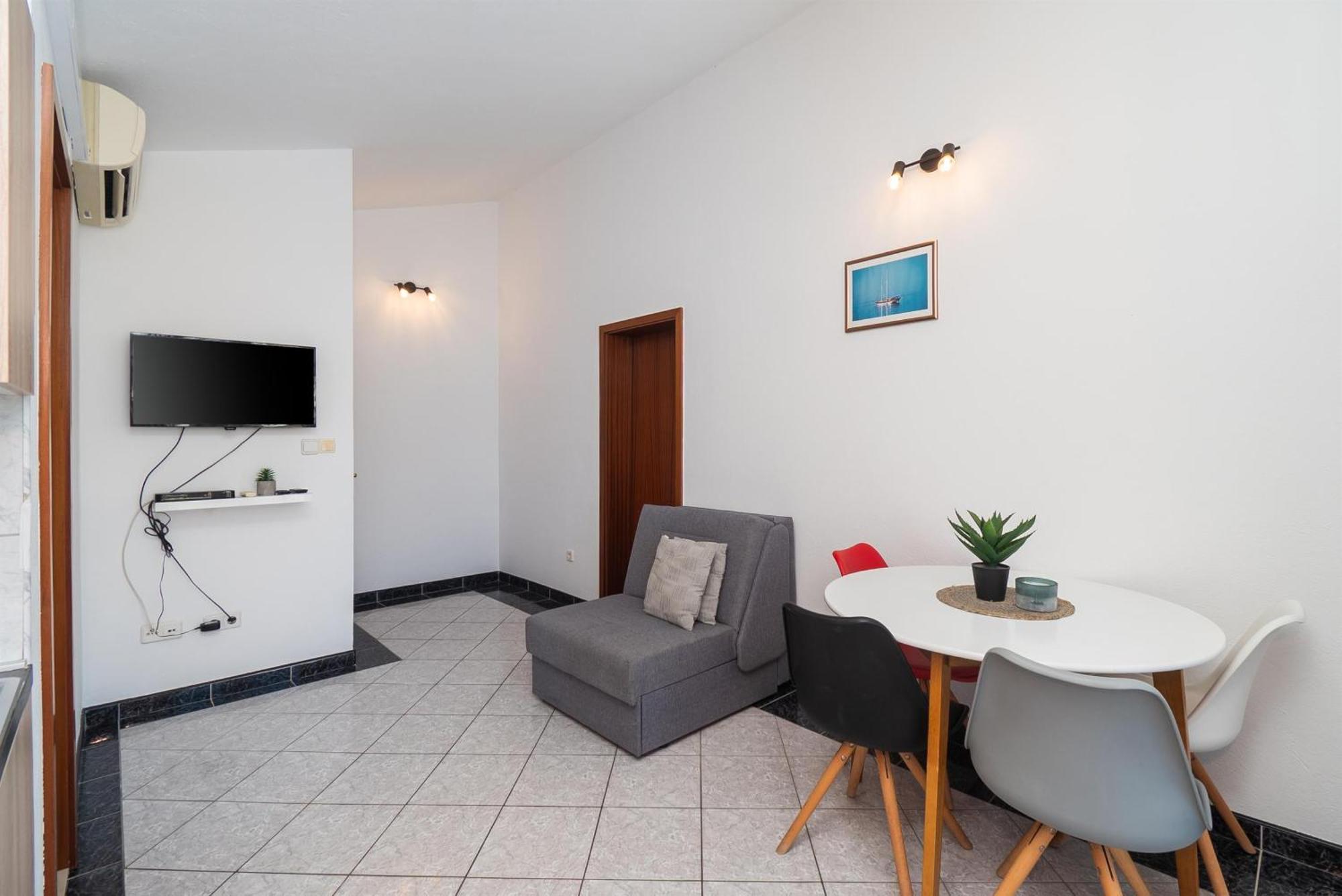 Apartments Polly Primošten Eksteriør billede