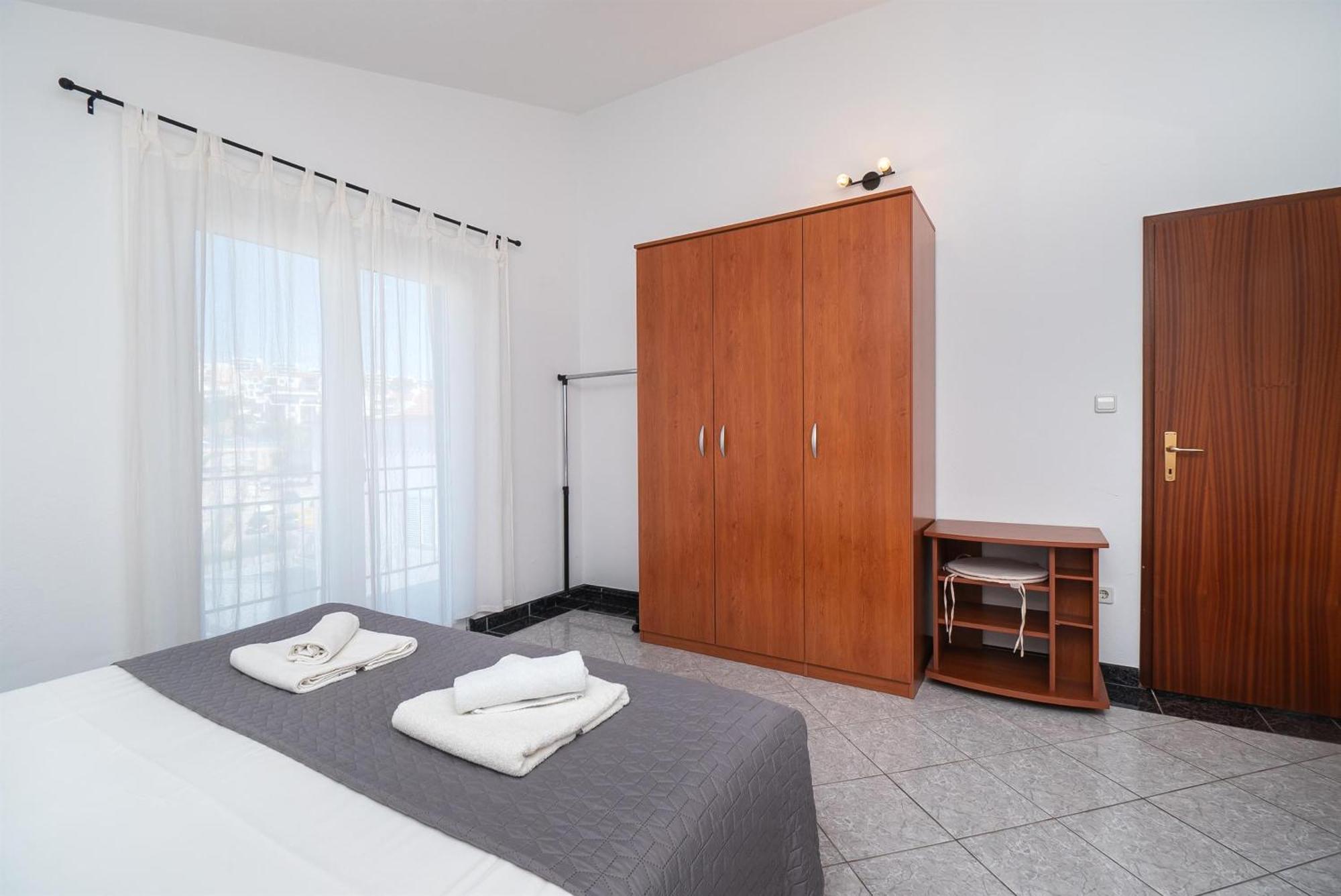 Apartments Polly Primošten Eksteriør billede